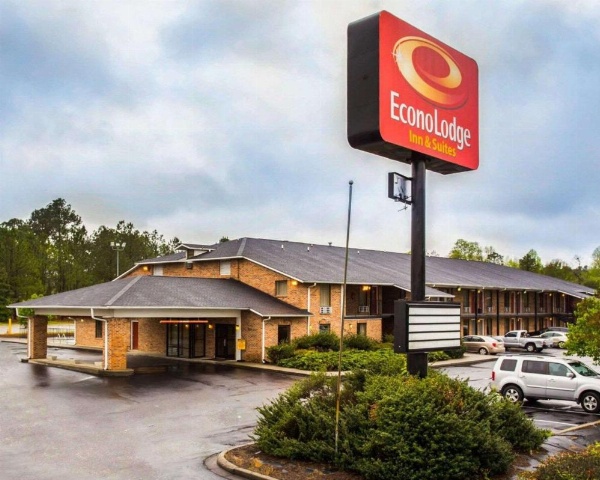 Econo Lodge Inn & Suites Lugoff image 9
